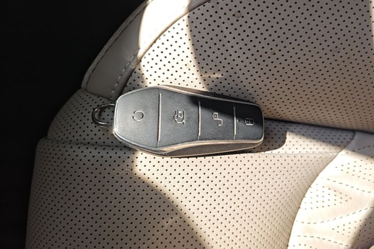 BYD Han 2024 car image #9