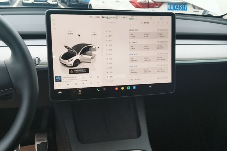 Tesla Model Y 2024 #17 Tesla Model Y 2024 car image #17