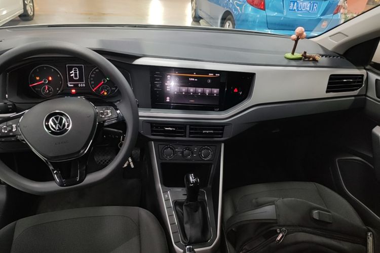 Volkswagen Polo 2021 car image #13