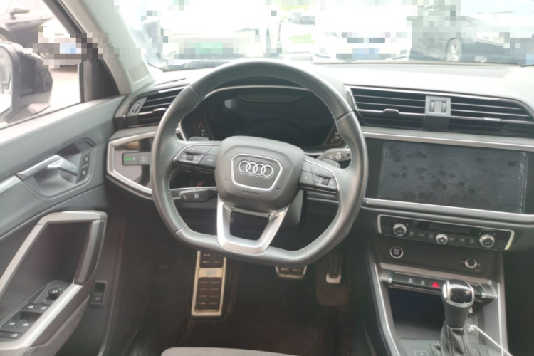 Audi Q3 2023 #15 Audi Q3 2023 car image #15