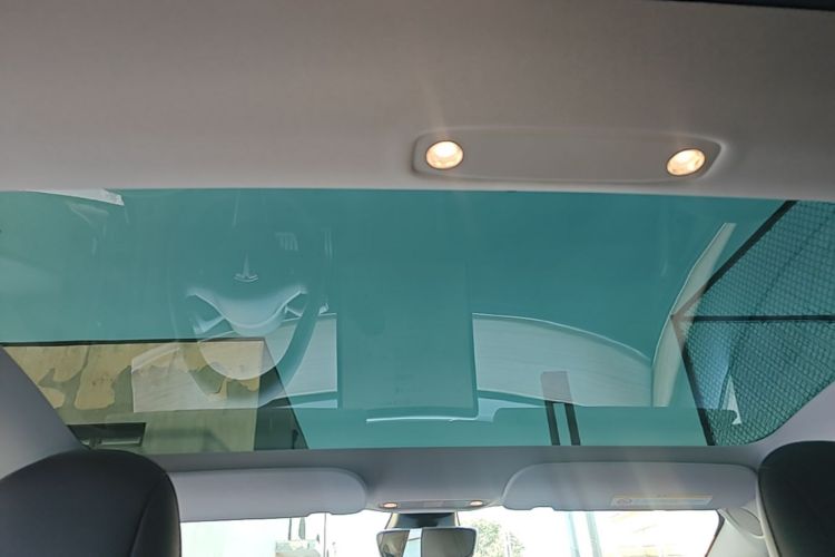 Tesla Model 3 2022 car image #18