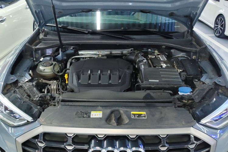 Audi Q3 2022 car image #20