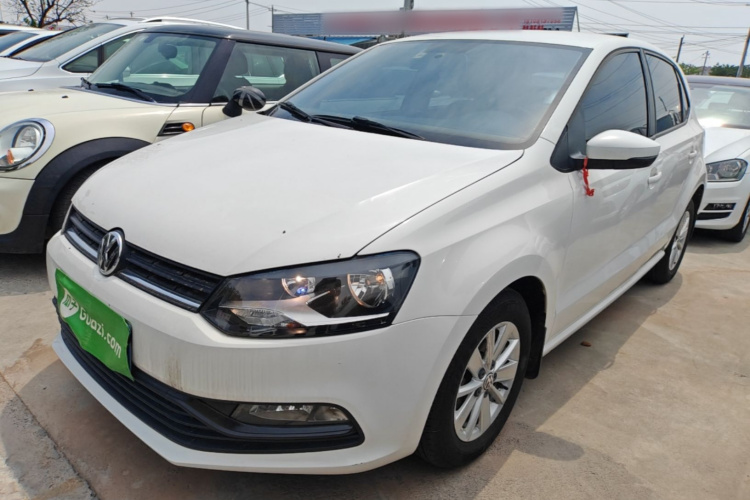 Volkswagen Polo 2019 car image #2