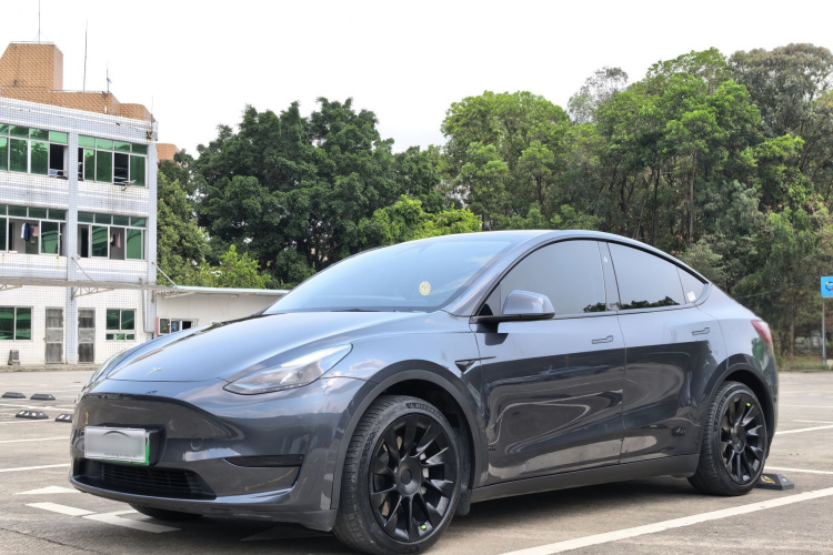 Tesla Model Y 2024 #2 Tesla Model Y 2024 immagine di auto #2
