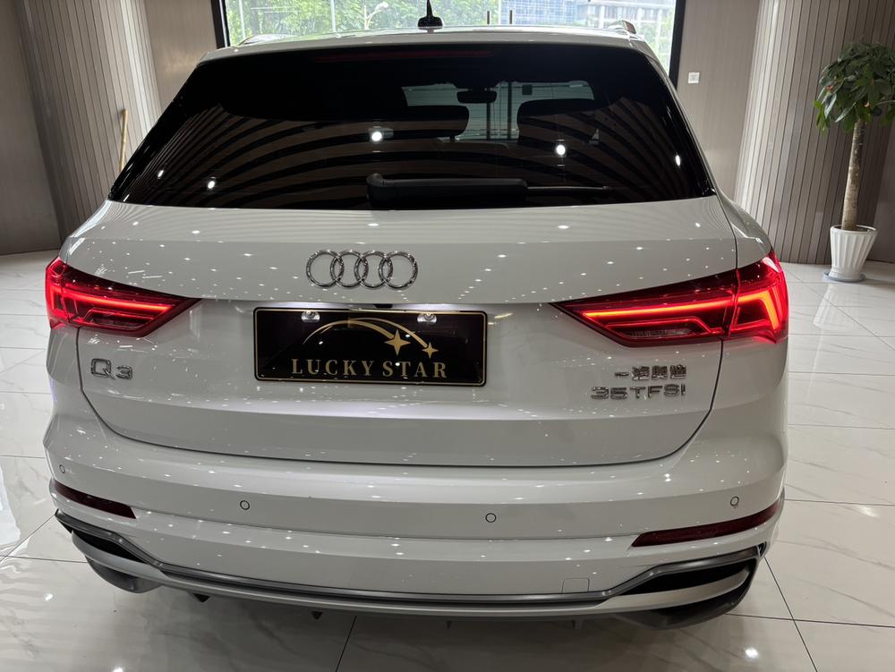 Audi Q3 2022 car image #6
