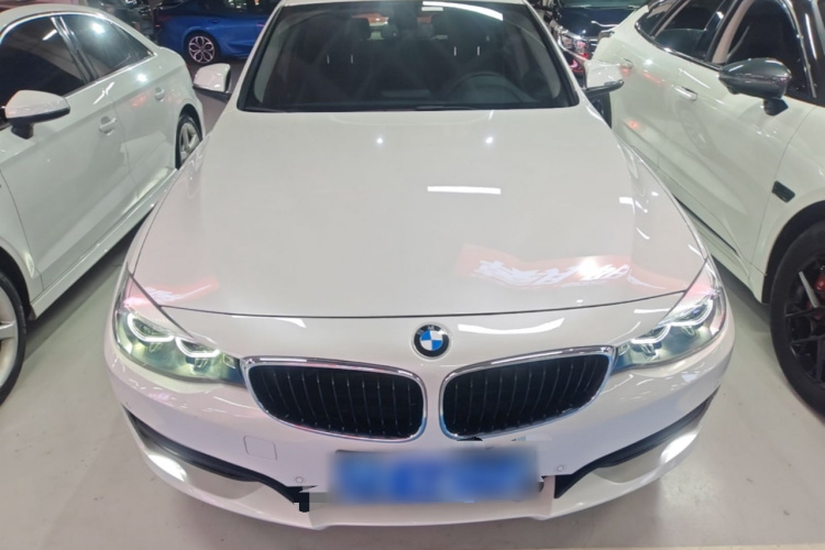 BMW 3 Series GT 2019 immagine di auto #3