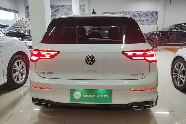 Volkswagen Golf 2023 #6 Volkswagen Golf 2023 صورة سيارة #6
