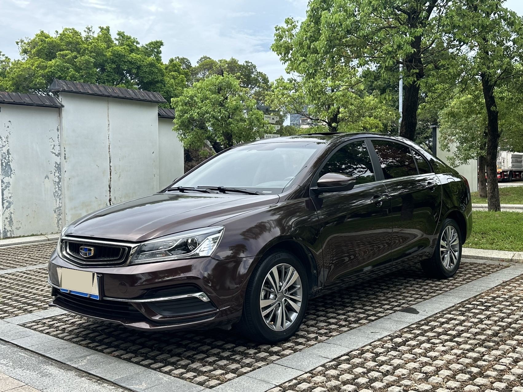 GEELY Emgrand 2018 car image 