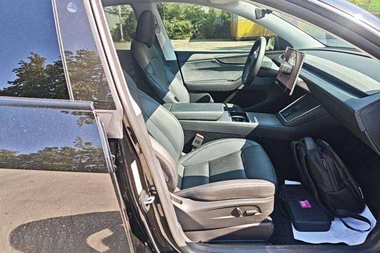 Tesla Model Y 2025 #24 Tesla Model Y 2025 car image #24