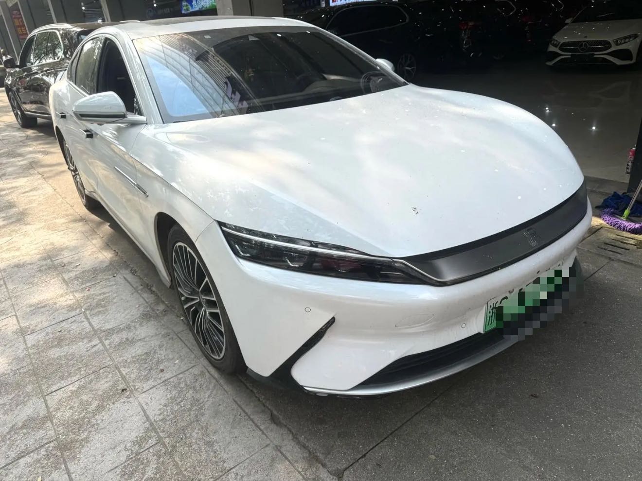 BYD Han 2023 #4 BYD Han 2023 car image #4