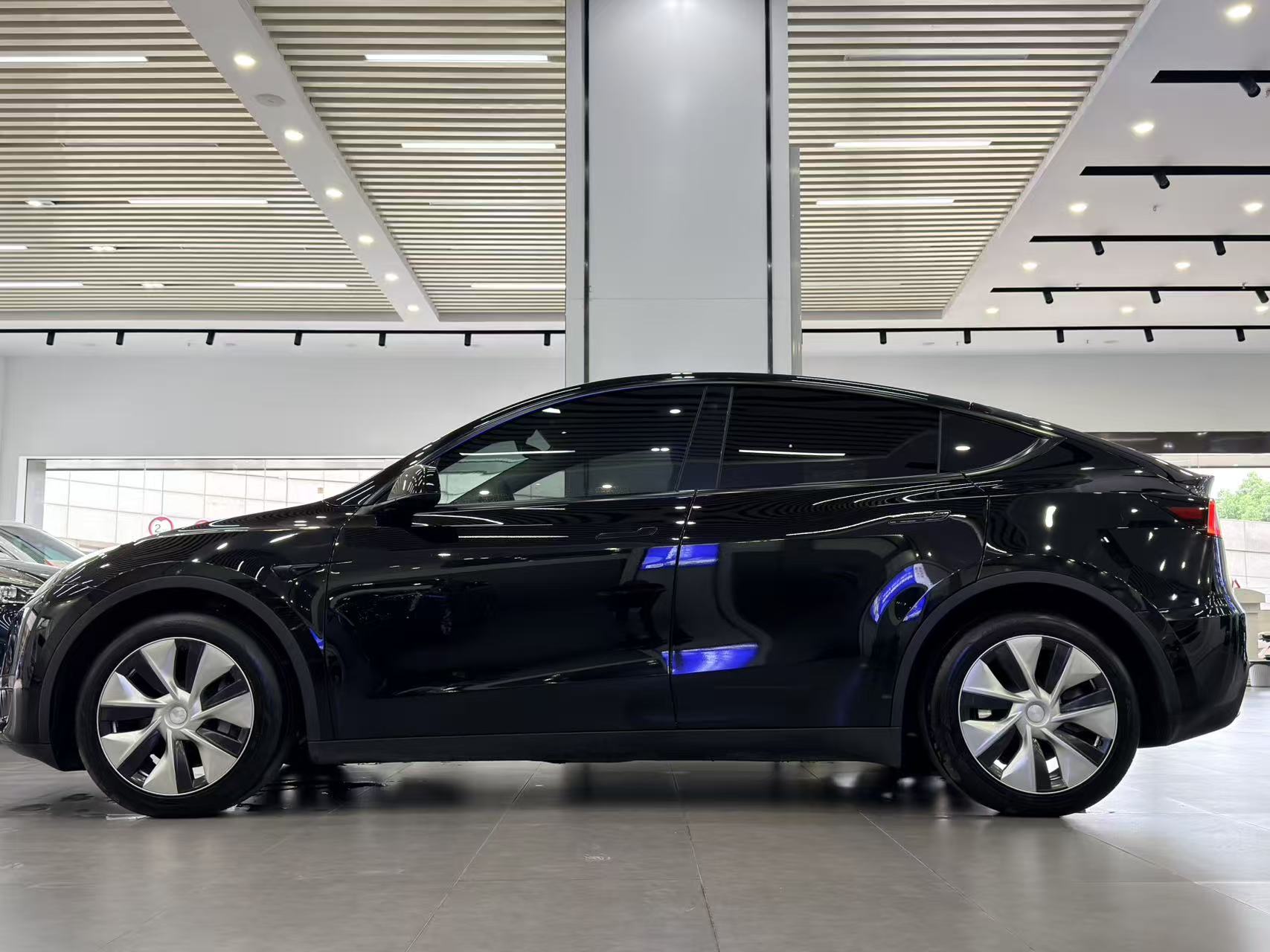 Tesla Model Y 2023 #5 Tesla Model Y 2023 immagine di auto #5