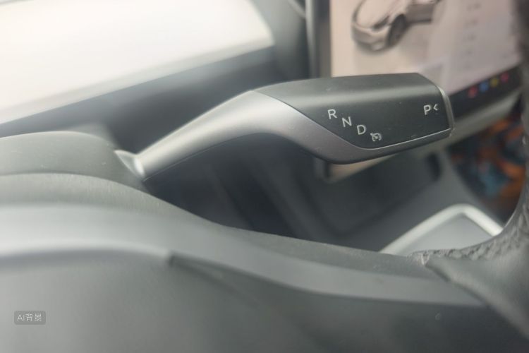 Tesla Model Y 2023 car image #16