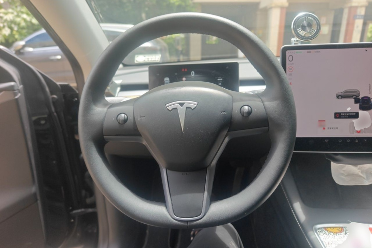 Tesla Model Y 2023 #11 Tesla Model Y 2023 immagine di auto #11