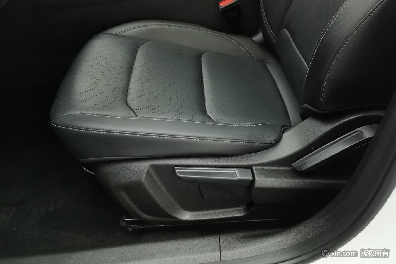 GEELY Emgrand 2024 car image #21