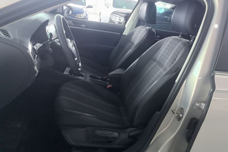 Volkswagen Lavida 2018 car image #19