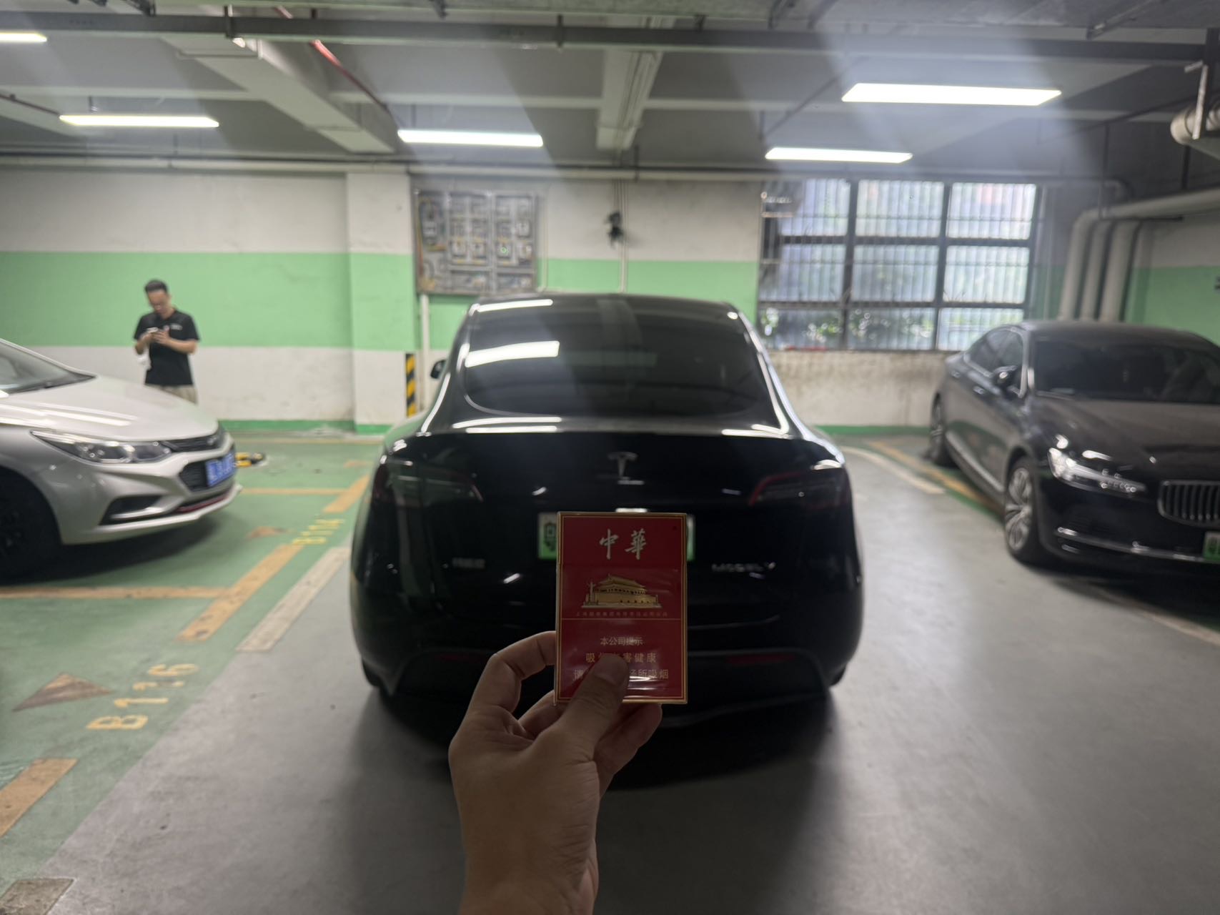 Tesla Model Y 2023 car image #8