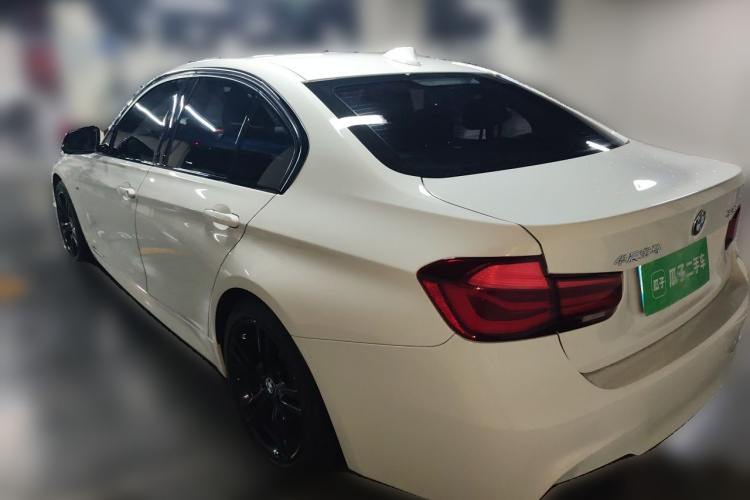 BMW 3 Series 2019 car image #4