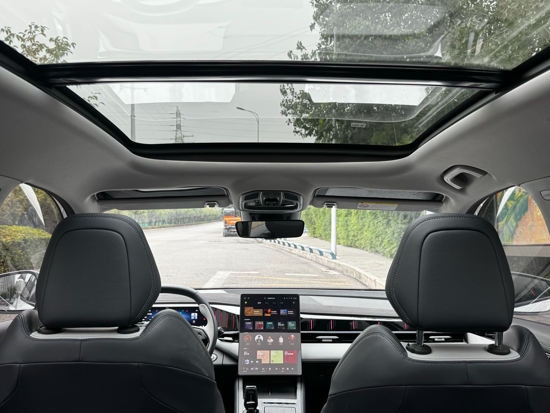 GEELY Boyue L 2024 car image #8