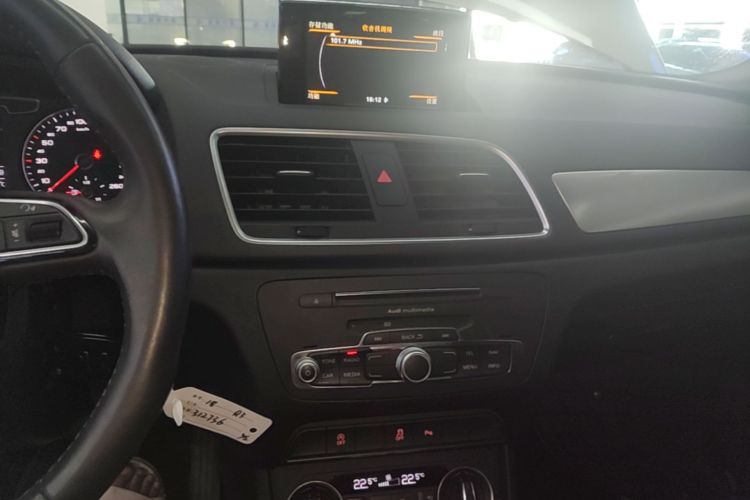 Audi Q3 2018 #13 Audi Q3 2018 car image #13