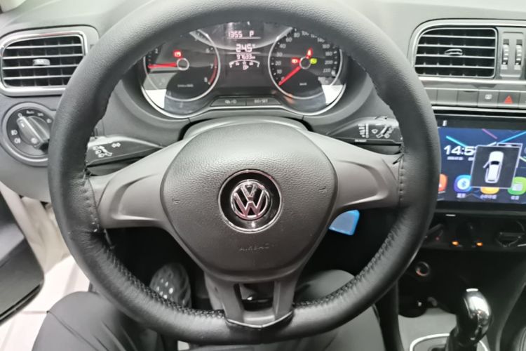 Volkswagen Polo 2015 #11 Volkswagen Polo 2015 car image #11