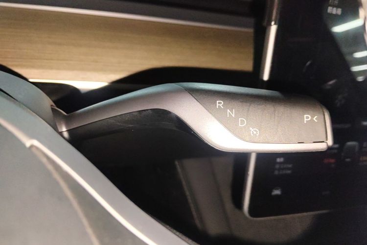 Tesla Model Y 2023 #14 Tesla Model Y 2023 car image #14