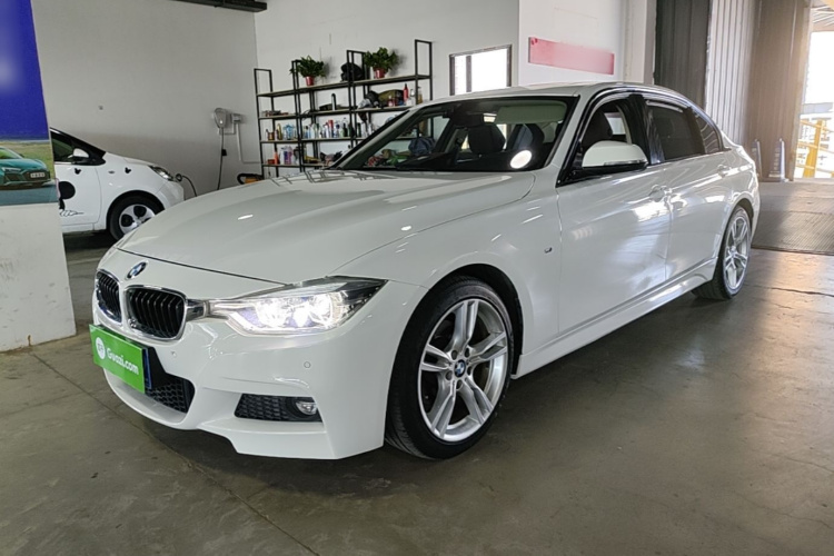 BMW 3 Series 2018 imagem de carro #2