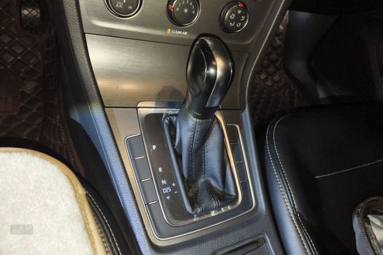Volkswagen Golf 2016 car image #16