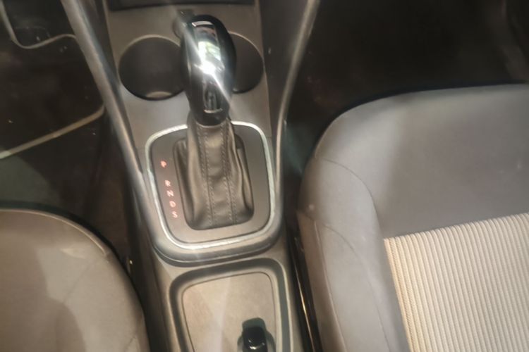 Volkswagen Polo 2017 car image #14