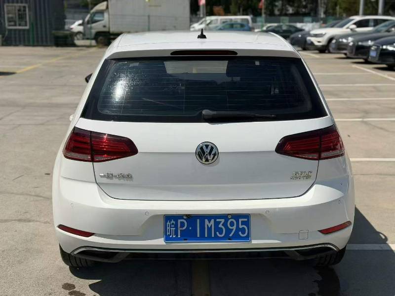 Volkswagen Golf 2020 car image #5