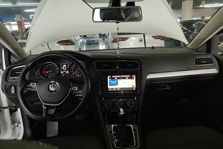 Volkswagen Golf 2019 #10 Volkswagen Golf 2019 car image #10