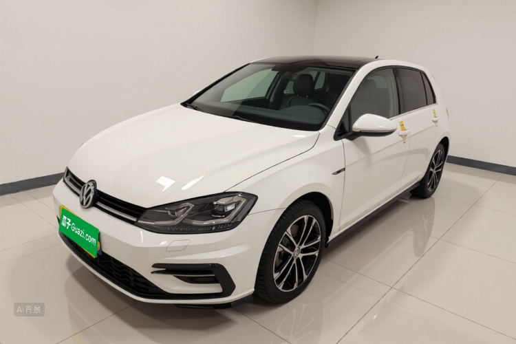 Volkswagen Golf 2018 car image #2