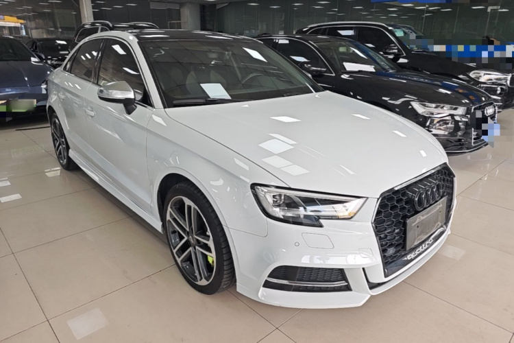 Audi A3 2019 car image #4