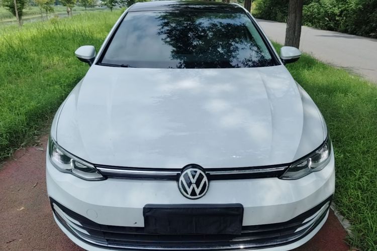 Volkswagen Golf 2022 car image #3