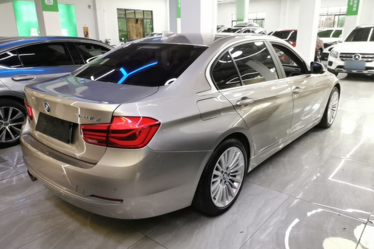 BMW 3 Series 2018 car image #5