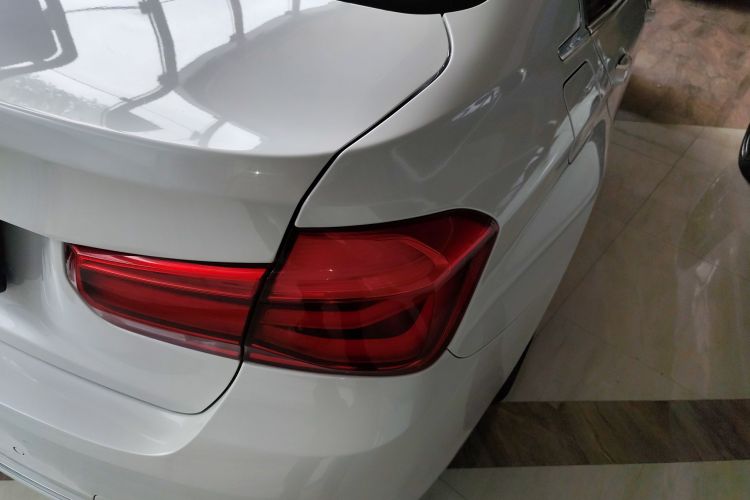 BMW 3 Series 2017 car image #8