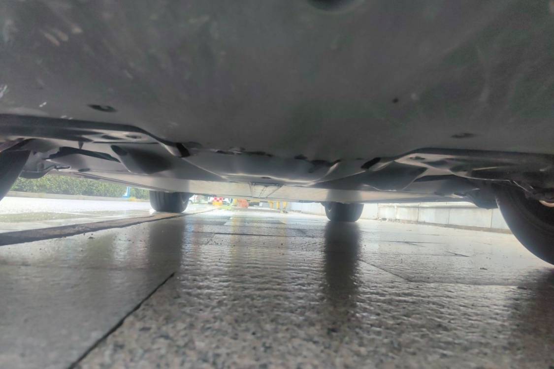 Tesla Model Y 2024 car image #14