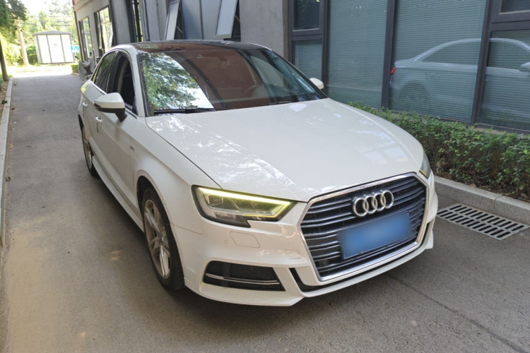 Audi A3 2019 car image #4