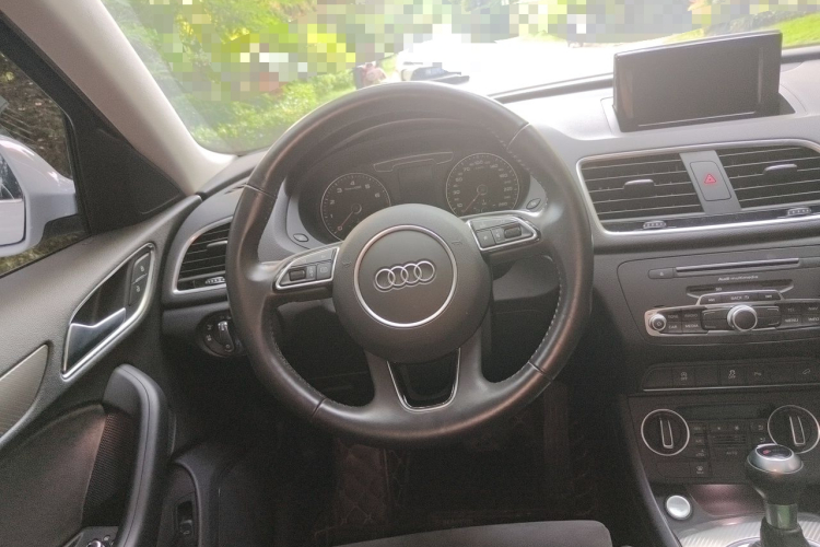 Audi Q3 2018 #15 Audi Q3 2018 car image #15