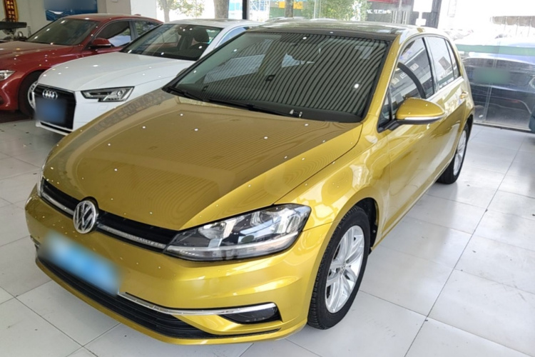 Volkswagen Golf 2018 car image #2