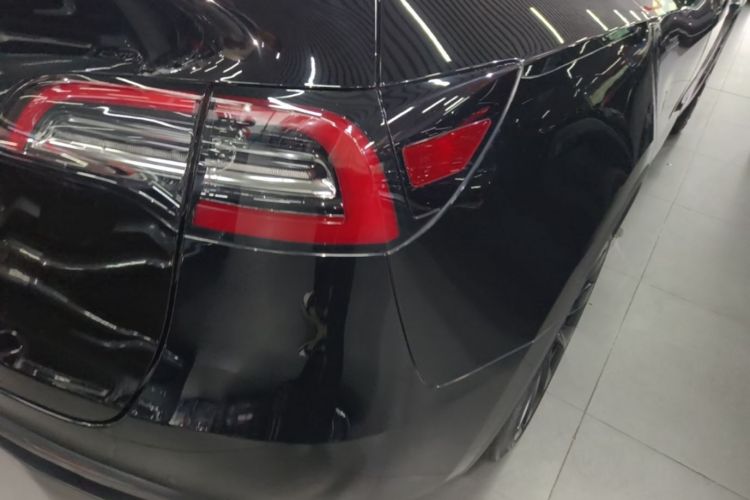 Tesla Model Y 2021 immagine di auto #8