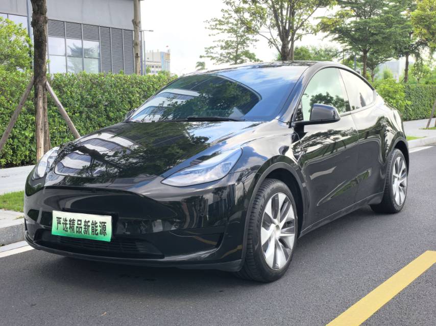 Tesla Model Y 2022 car image #2