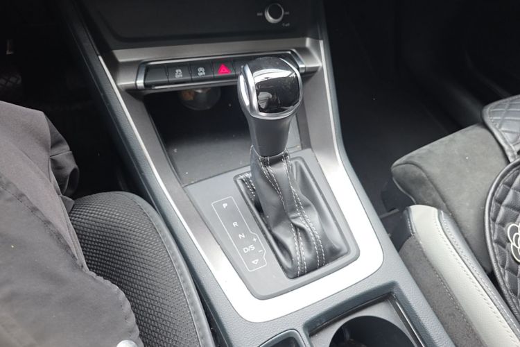 Audi Q3 2021 car image #16