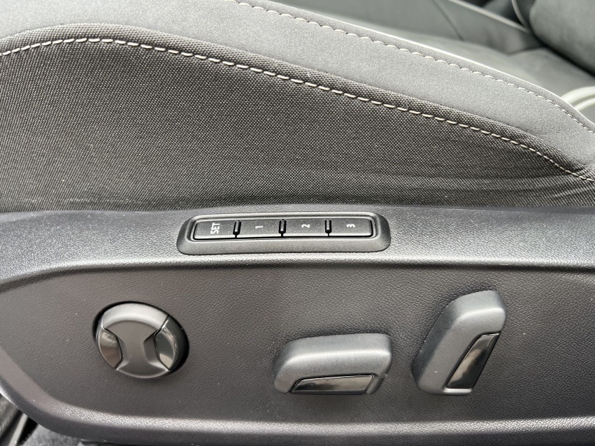 Volkswagen Golf 2022 car image #18