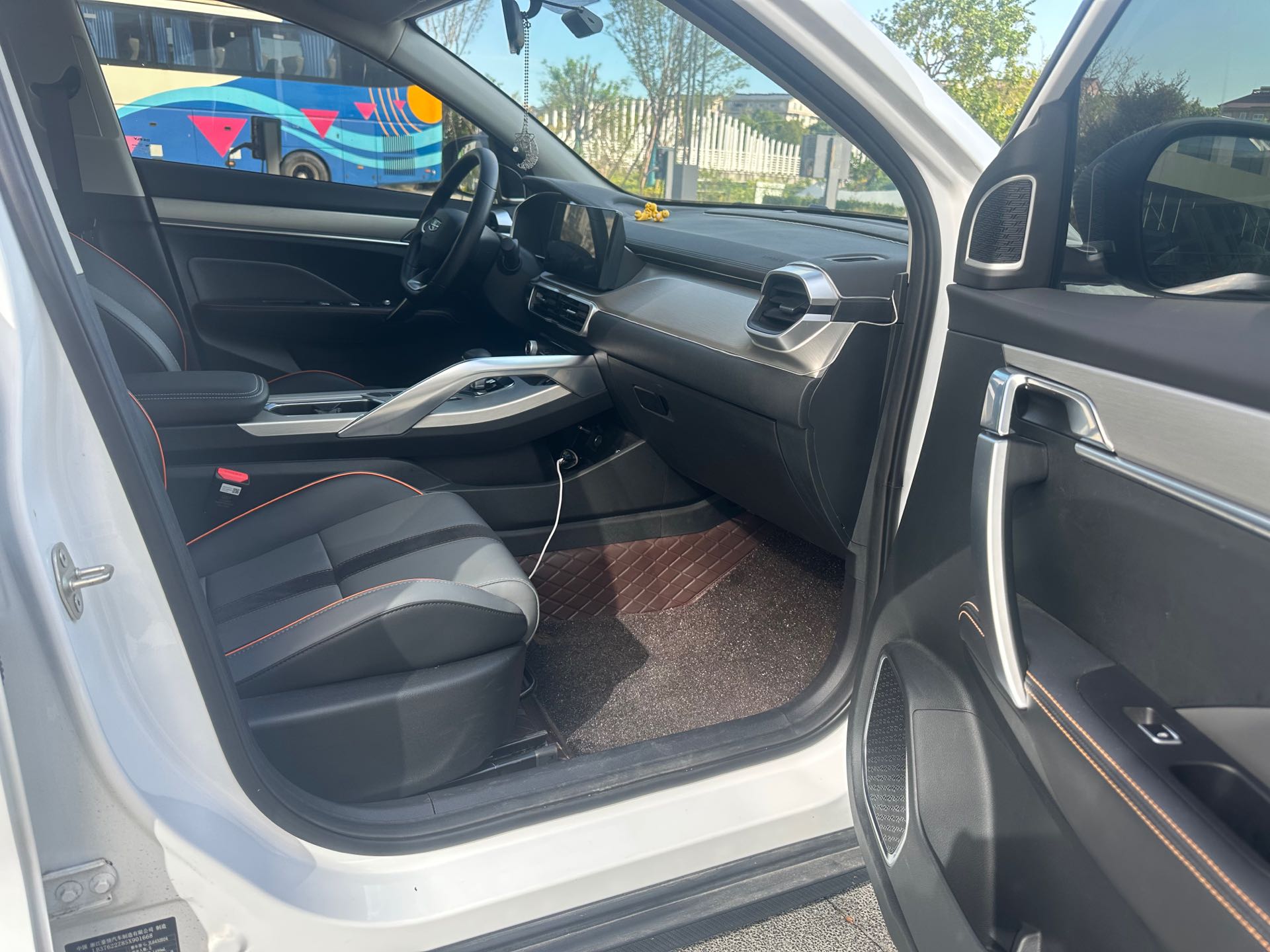 GEELY Coolray 2025 #6 GEELY Coolray 2025 car image #6