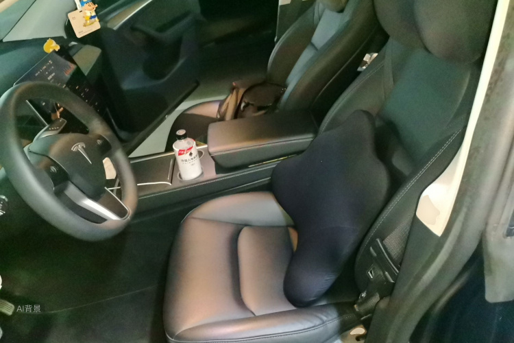 Tesla Model Y 2022 immagine di auto #17