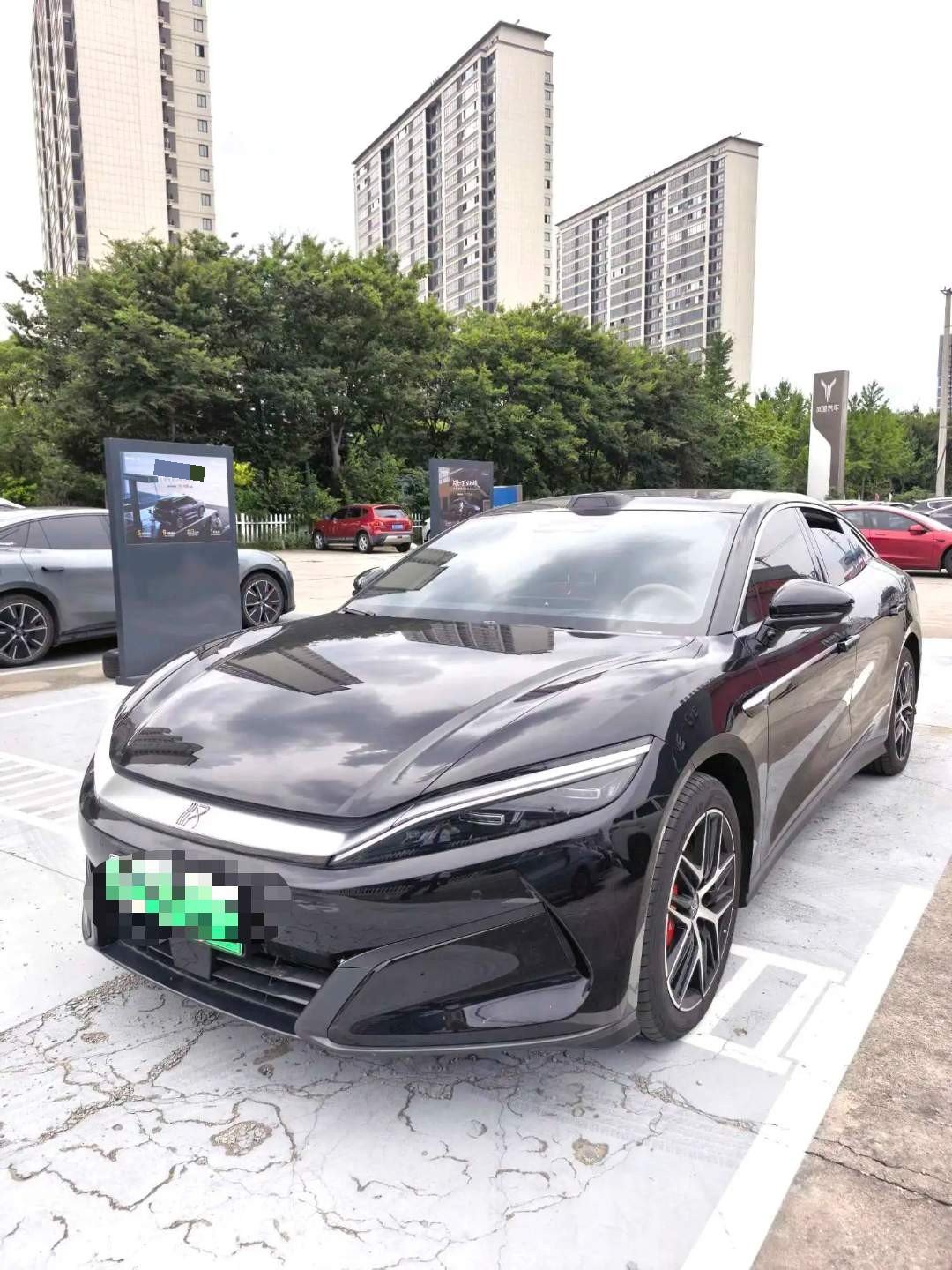 BYD HanL 2025 BYD HanL 2025 car image