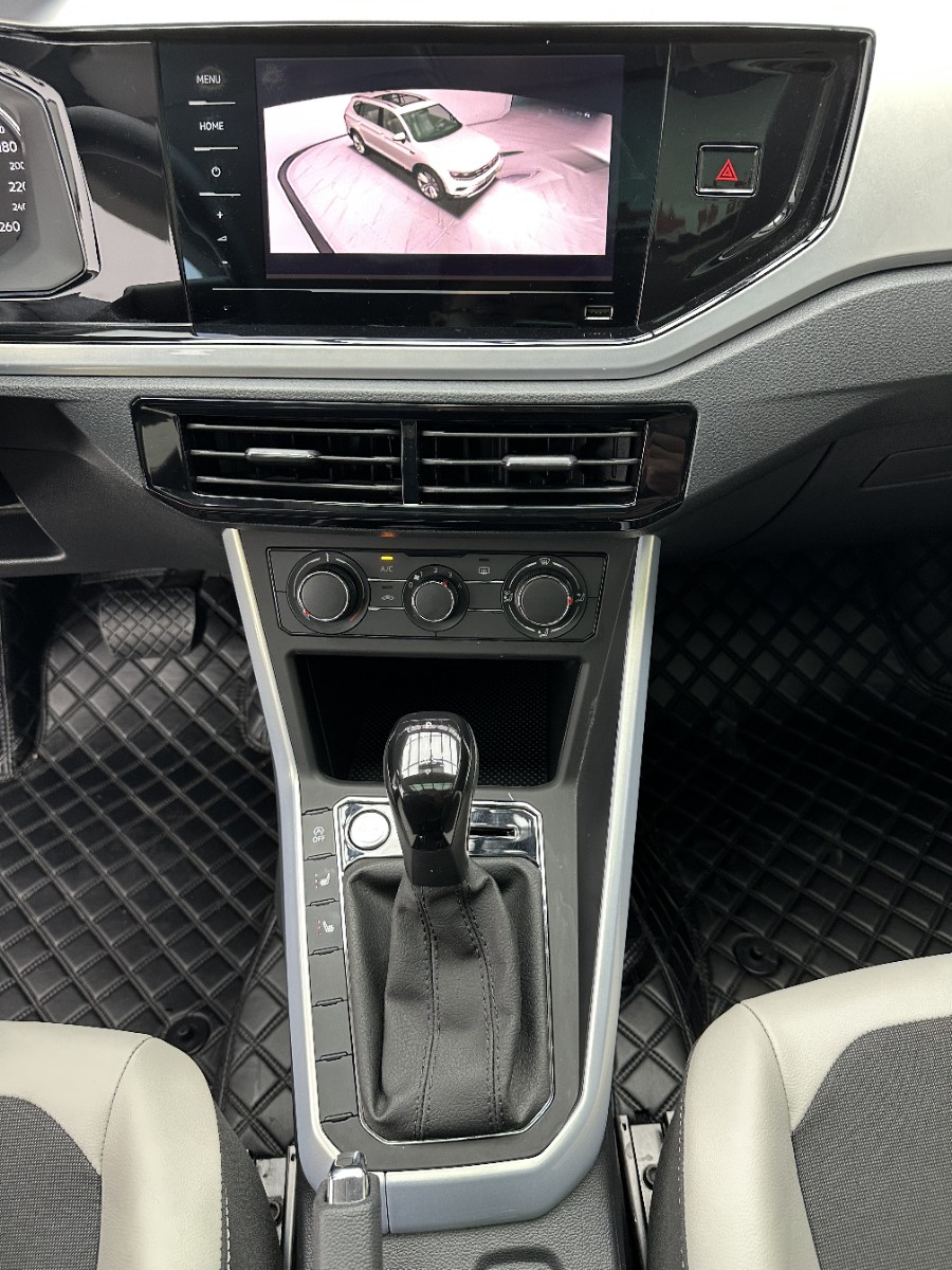 Volkswagen Polo 2022 car image #14