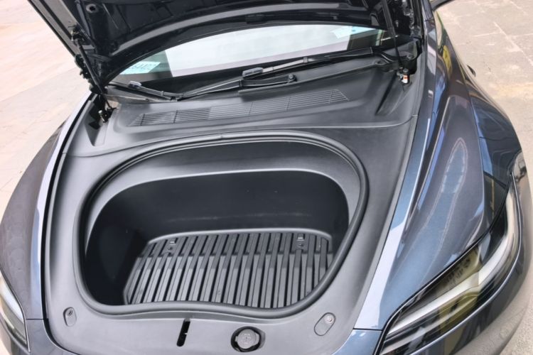 Tesla Model 3 2025 car image #20