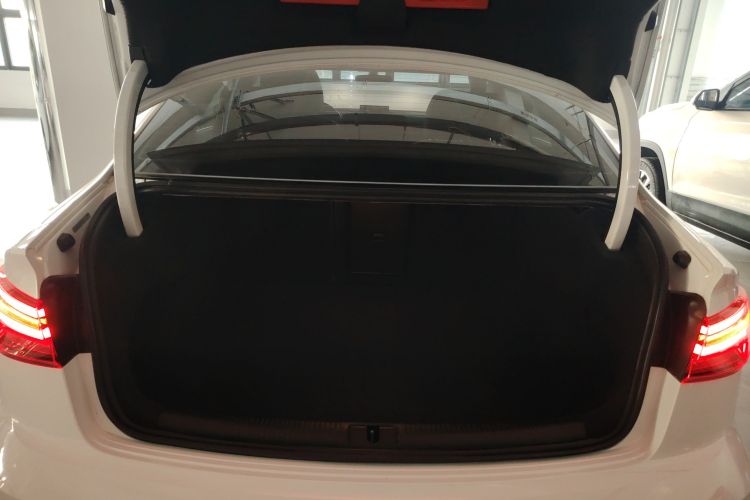Audi A3 2018 car image #19