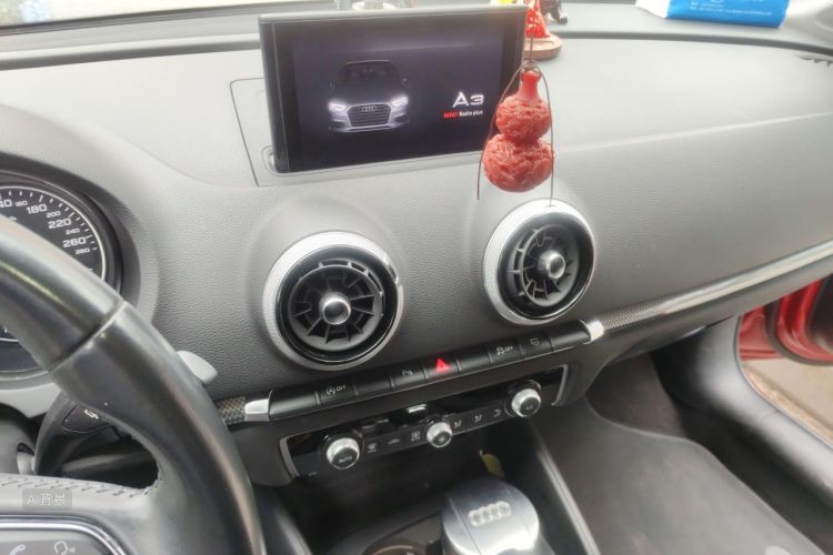 Audi A3 2018 image de voiture #15